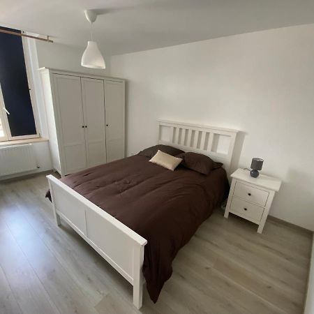Joli Appartement Avec Parking Gratuit Sur Place Givet Exterior photo