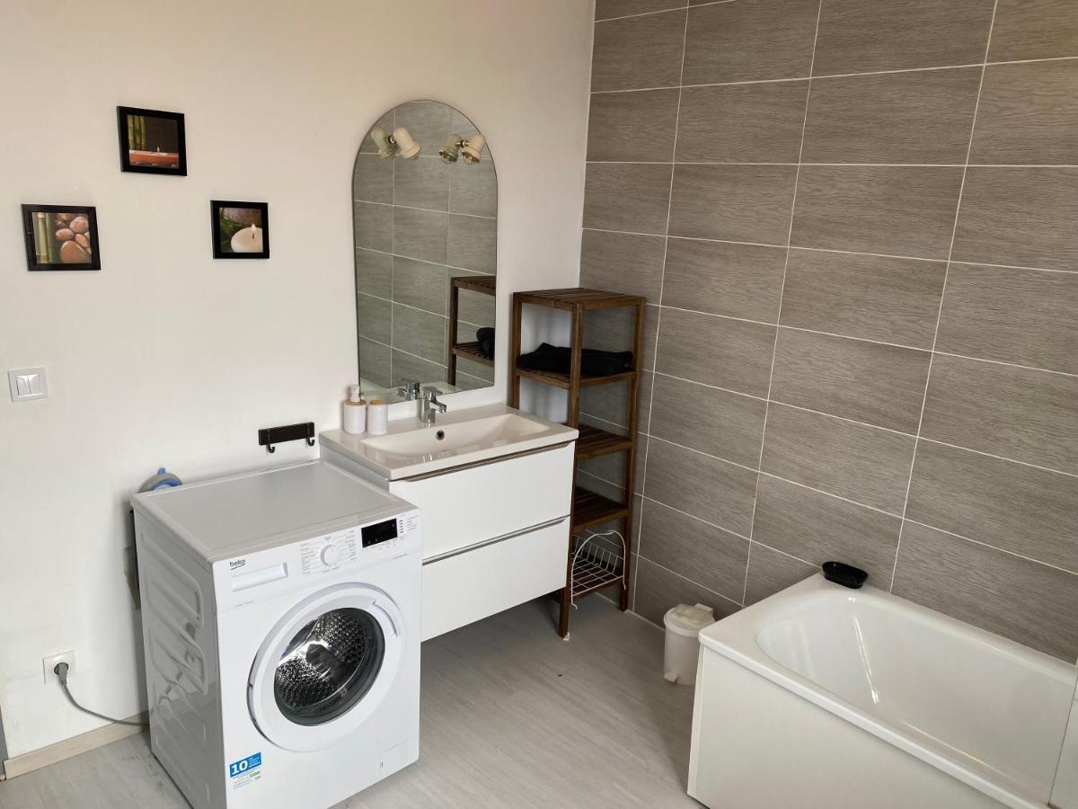 Joli Appartement Avec Parking Gratuit Sur Place Givet Exterior photo
