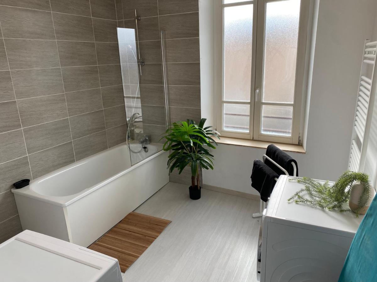 Joli Appartement Avec Parking Gratuit Sur Place Givet Exterior photo