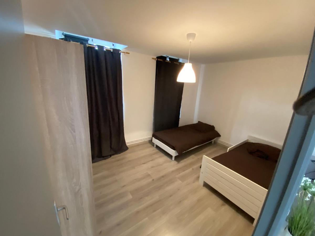 Joli Appartement Avec Parking Gratuit Sur Place Givet Exterior photo